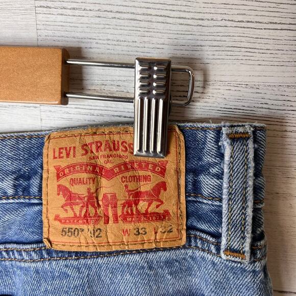 Levis Jeans Mens Size 33 X 32 550 '92 Medium Wash 100% Cotton Classic Denim - Picture 2 of 16